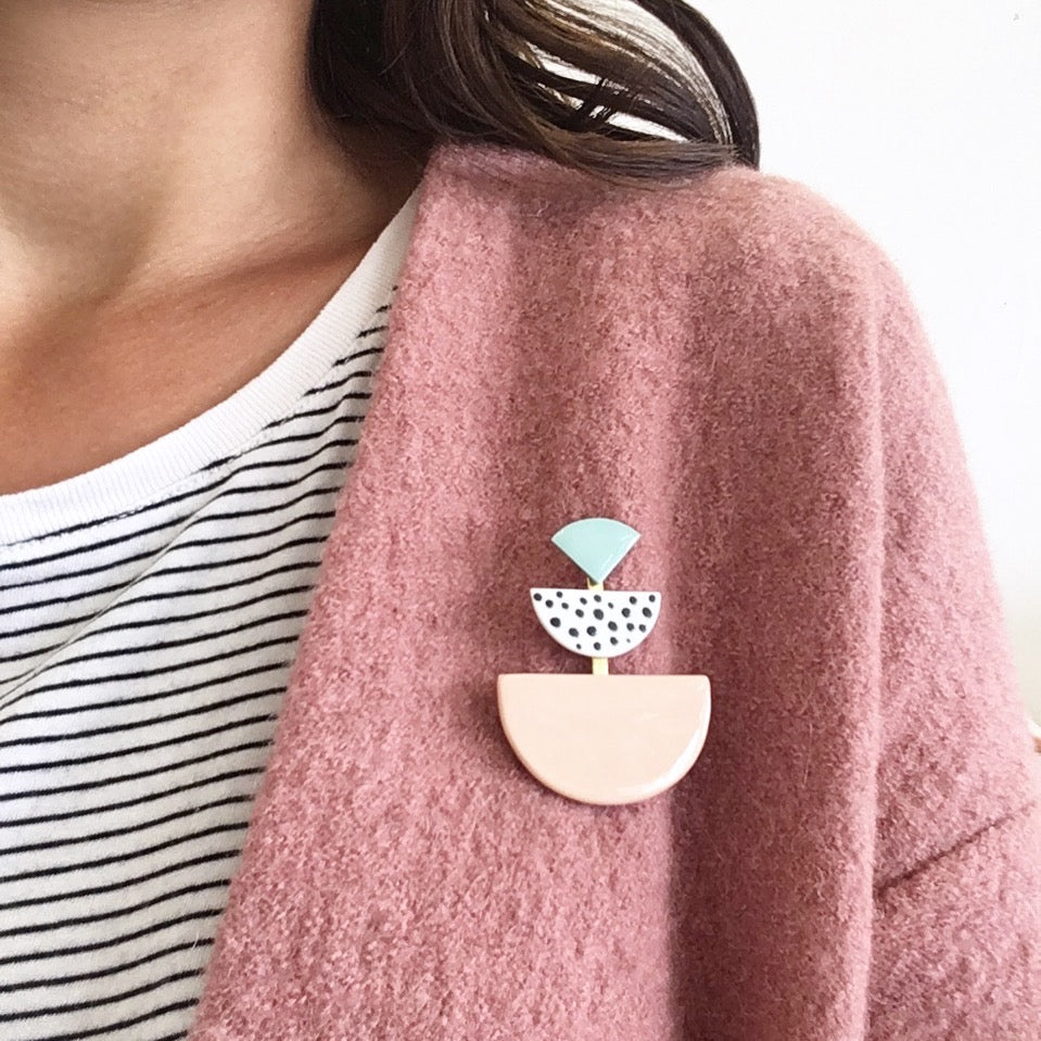 porseleinen broche Giocara