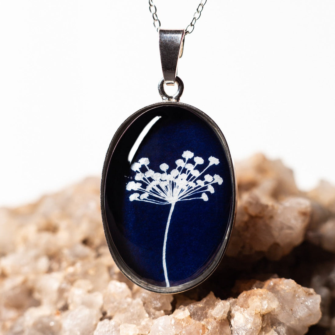 Hanger met cyanotype Venkel No.2