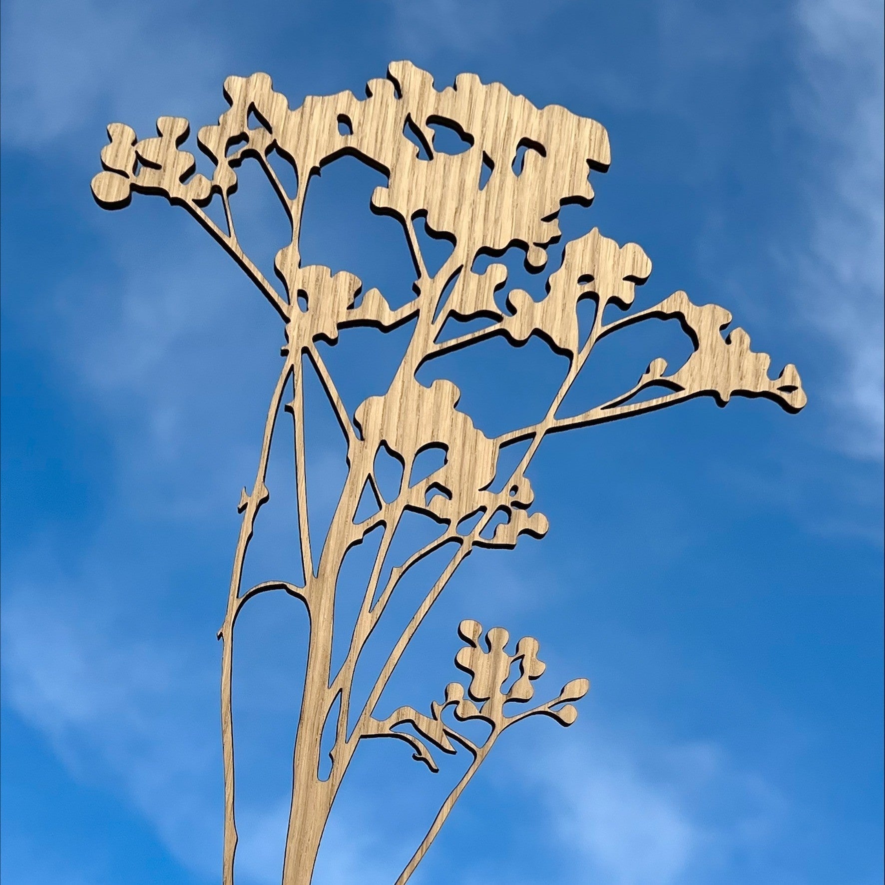 Berry branch sculpture wood I Bessentak hout