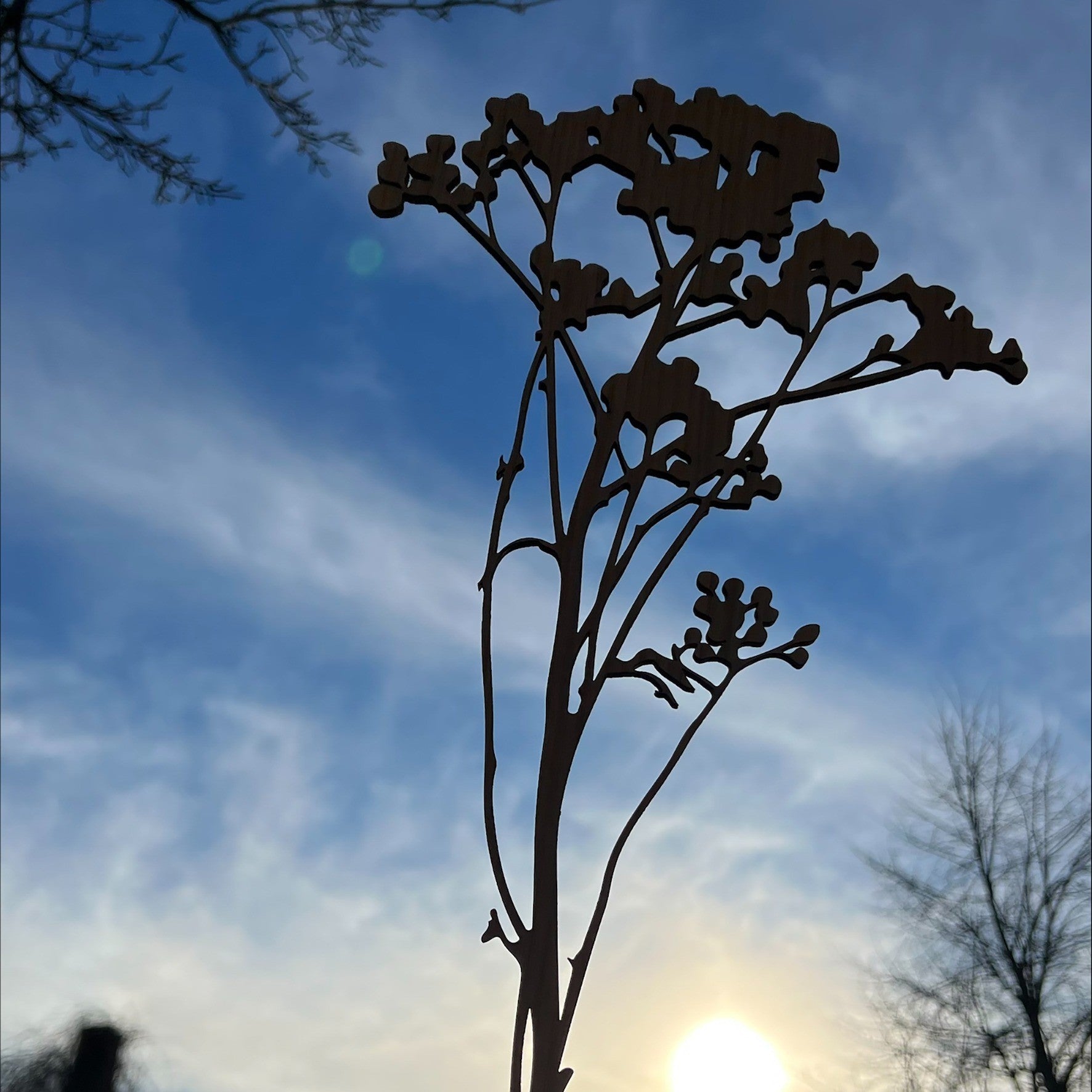 Berry branch sculpture wood I Bessentak hout