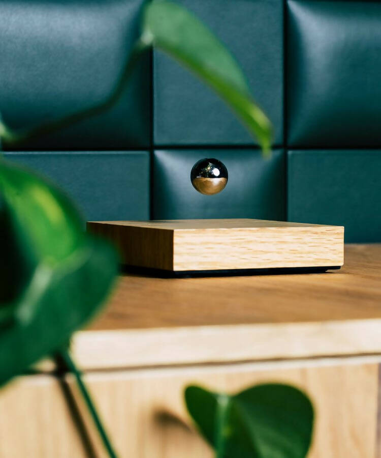 FLYTE Buda Ball Zwevende Magnetische Bol - Eikenhout