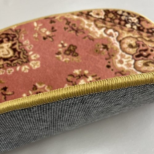 Vintage tapijt roze, okerkleurig