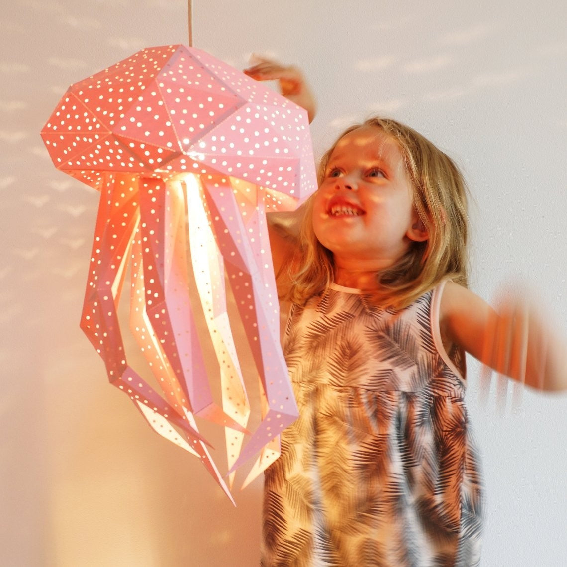 Jellyfish Paper Lantern Roze