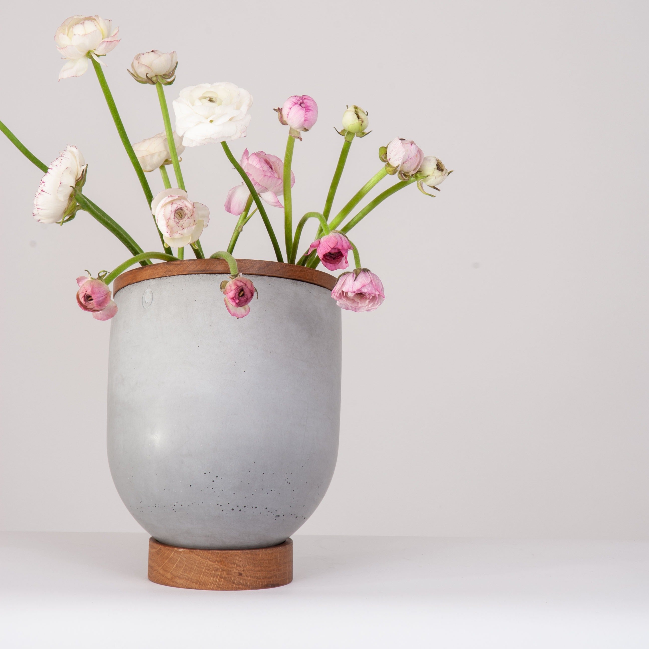 CONCRETE vase