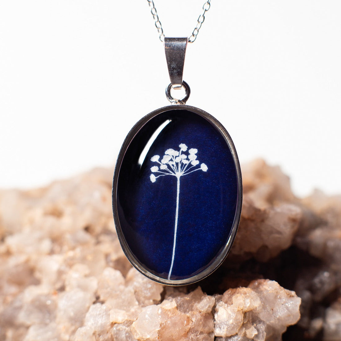 Hanger met cyanotype Venkel