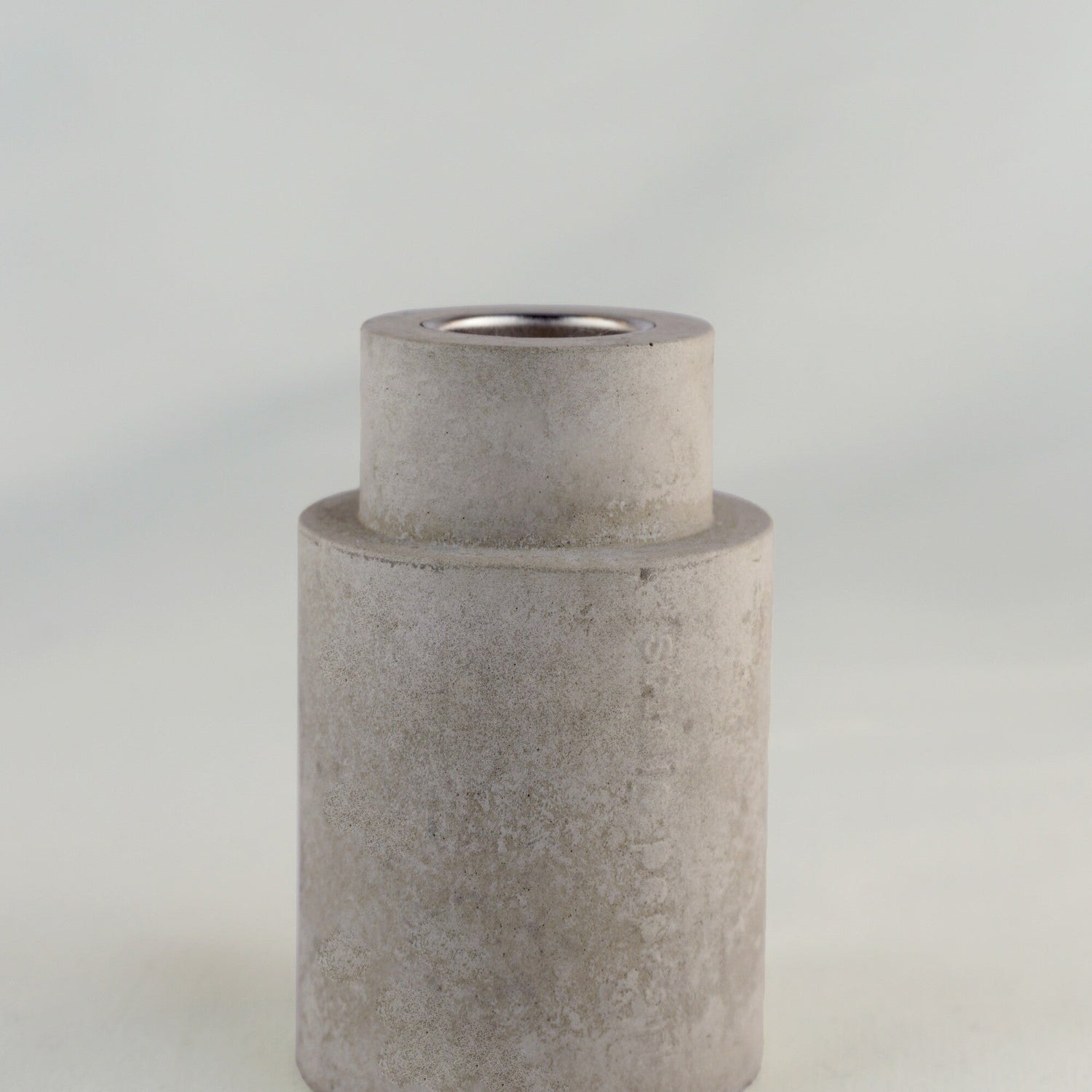 SOLO kandelaar concrete