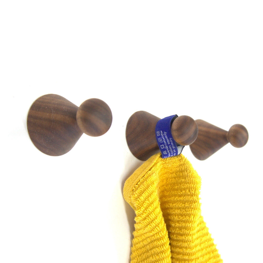 3 stuks notenhouten kapstokhaken model SNOOP