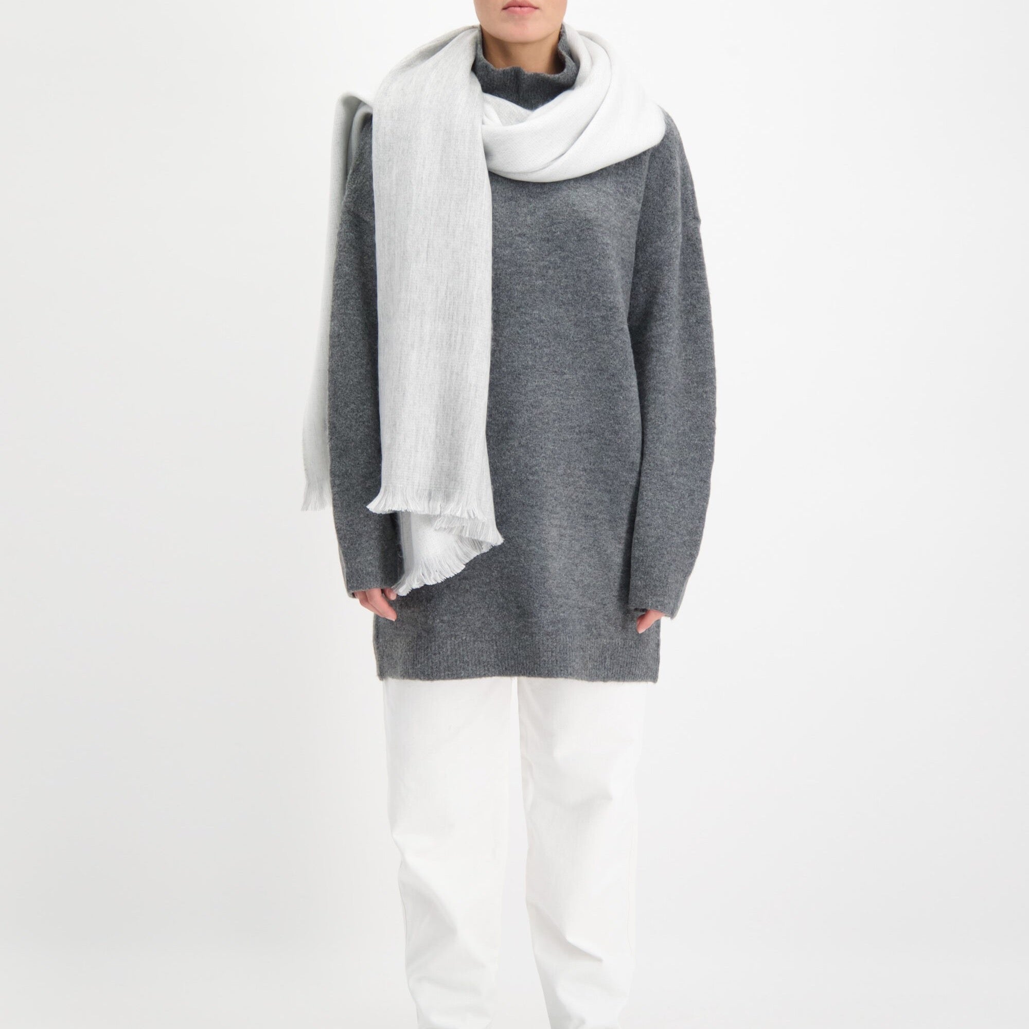 Double Scarf Light Grey / White
