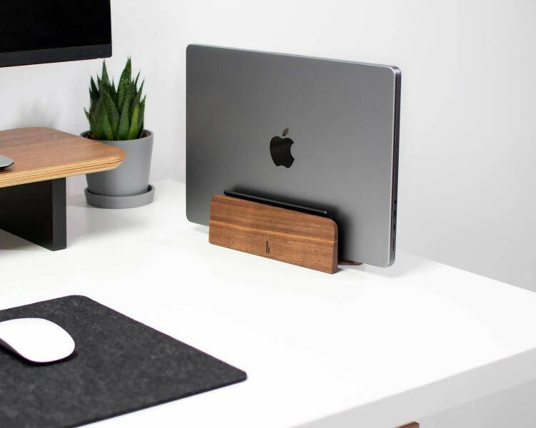 Verticale Laptop Standaard - Walnoot