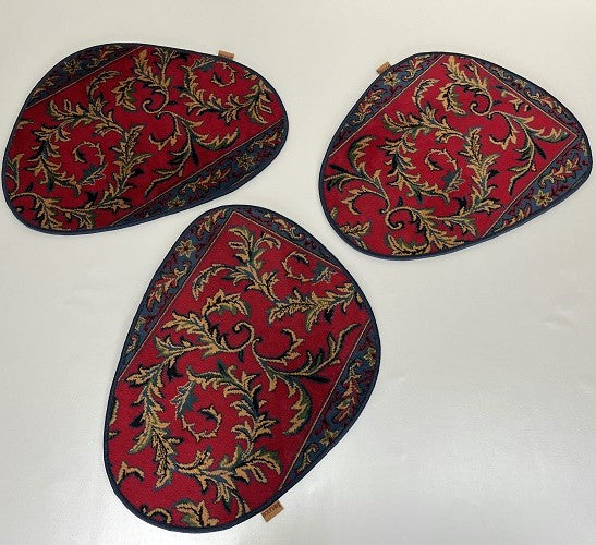 Vintage tapijt warme rood/roze, donkerblauw, oker van kleur